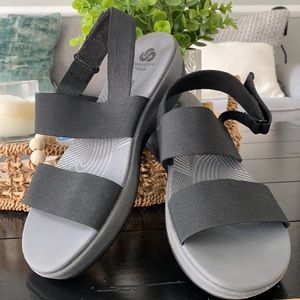 Clark cloudsteppers sandals.